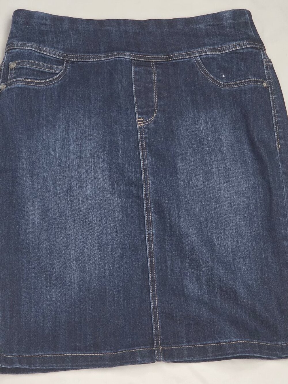 denim pull-on skirt womens size 6P Christopher & Banks